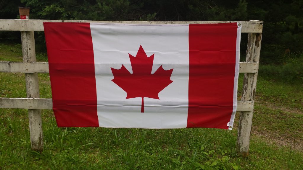 Ziua Canadei, eh! :) NU putea sa lipseasca din peisaj nici cafeaua canadiana Tim Hortons